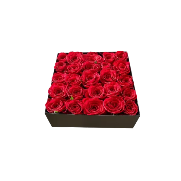 ドライフラワーを仕上げるアトリエ風景